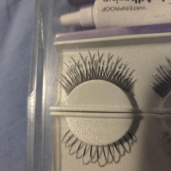 🪞Pixie Lashes🪞 - Picture 3 of 3